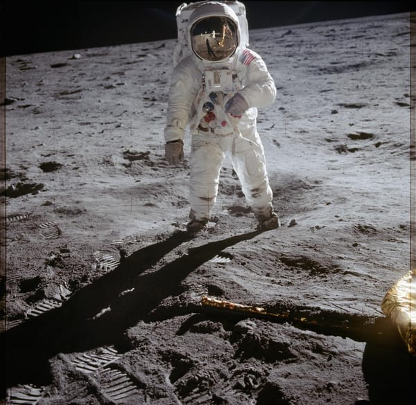 Apollo 11: nata kur njerëzimi shkeli në Hënë