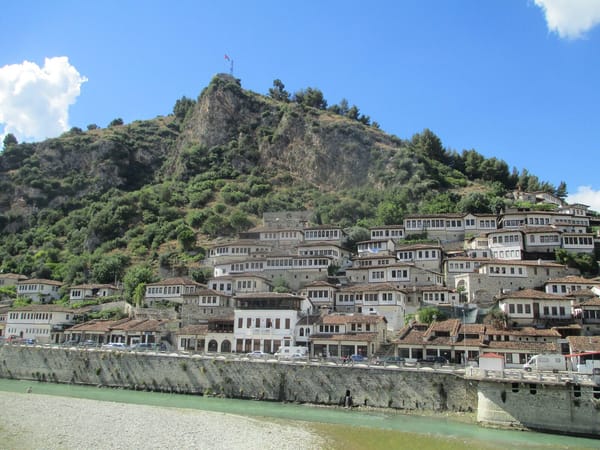 Shqipëria doli nga Lufta e Dytë me më shumë hebrenj sesa kishte para saj