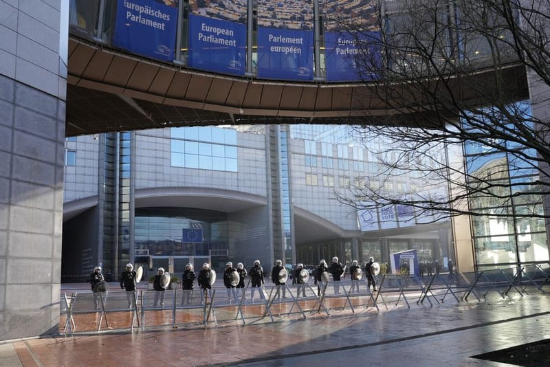 90 miliardë BE-ja Ukrainës: numri qëndron, po s'âsht ndihmë
