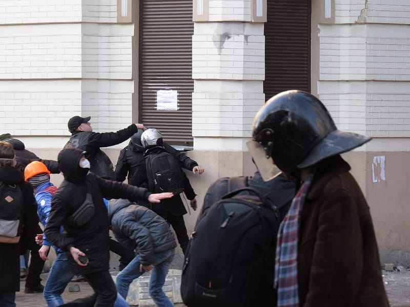 Sa efektivë policie dhe protestues u shtruan në spital pas përplasjeve para Kuvendit?