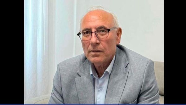 Qosja i dha Fazliut librin e Asdrenit me dedikim — 1988, vitin para dëshmories