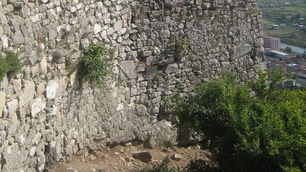 Histori shqiptare — përmbledhje nga mesjeta te sot