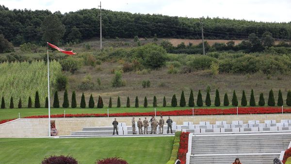 Kompleksi Memorial “Adem Jashari” në Prekaz, ku prehet familja Jashari