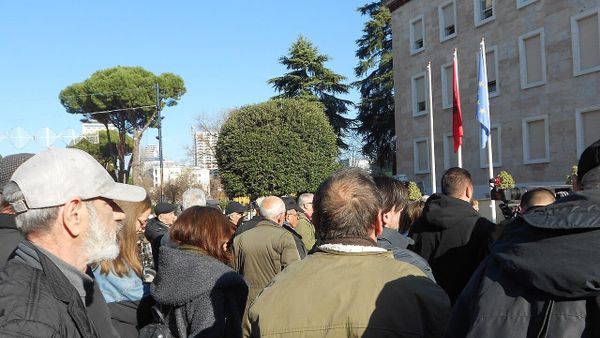Çfarë kritikon aktori Mehdi Malkaj në protestën e 28-të në Tiranë?