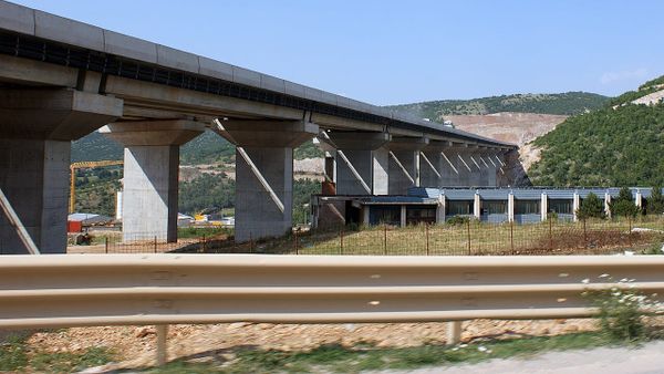 Çfarë synojnë projektet e reja të infrastrukturës në Kosovë?