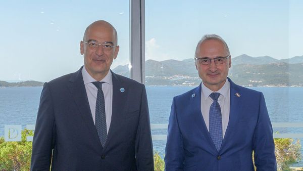 Pse Evropa nuk mund të lërë Ballkanin 'pezull'?