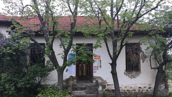 Si përpiqej ta mashtrojë gruan e moshuar?