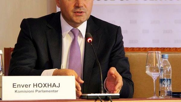 Pse Hoxhaj thotë se rikthimi i emërtimeve jugosllave në Tetovë cenon Marrëveshjen e Ohrit?