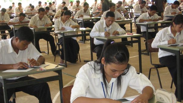 Sa maturantë i nënshtrohen sot testit të fundit të Maturës?