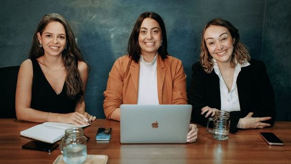 Çfarë barrierash po i mbajnë gratë jashtë ekonomisë së Kosovës?
