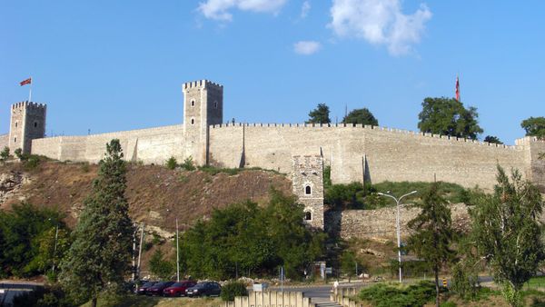 Si ndahet etnikisht sektori publik i RMV-së: 72,37% maqedonas, 21,70% shqiptarë?