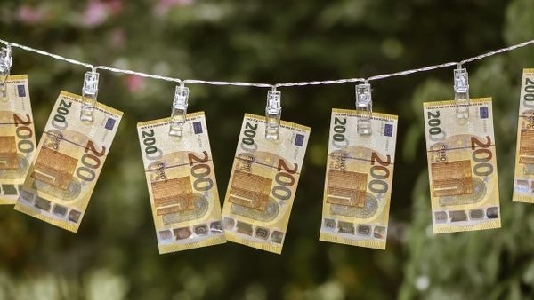 Pastrimi i parave: 520 raste në 2025 — kulmi 3 vjet larg