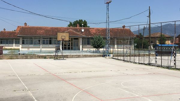 Pse Struga ende mban emrat e ish-sistemit jugosllav?