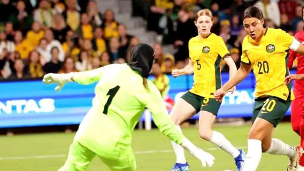 Australia kalon Grupin D me 0-0, Irani pret në 1/16-ta
