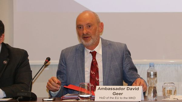 Çfarë thotë ambasadori Rokas për protestat në Tetovë?