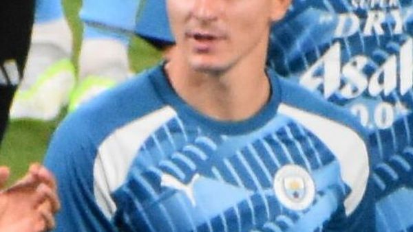 Çfarë duhet të bëjë Alvarez për t'u transferuar te Barcelona?