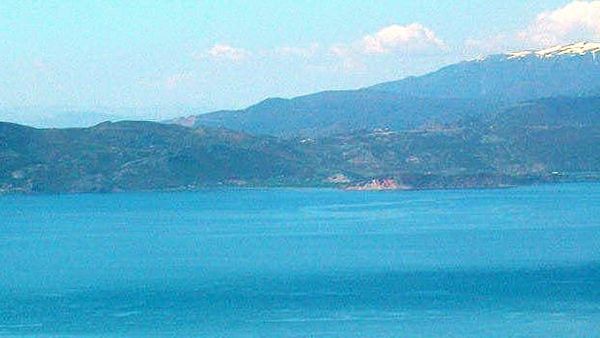 Nënshkruhet marrëveshja për kontroll të përbashkët në kufirin me Maqedoninë