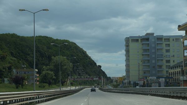 Si funksionon shërbimi mjekësor veror në Shkëmbin e Kavajës?