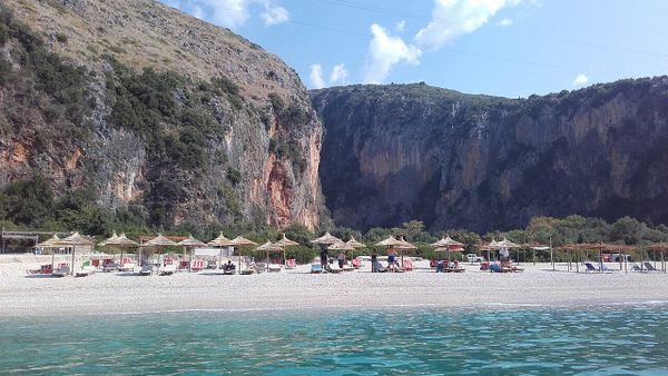 Si u nxorën dy turistët e bllokuar në Kanionet e Gjipesë?