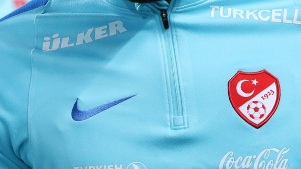Pse Hakan Çalhanoğlu merr përgjegjësi për eliminimin e Turqisë?