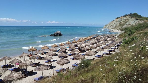 Çfarë ndryshon tarifat e plazheve publike në Shqipëri?