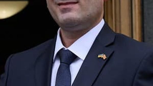 Pse Sllaveski kundërshton rritjen e tarifave bankare?