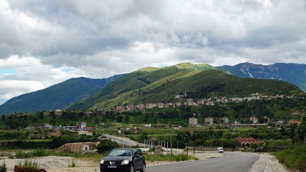 Kalaja e Tepelenës — vendlindja e Ali Pashës në luginën e Vjosës