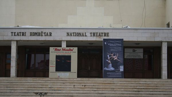 'Arka' fiton në Kazakistan, ndërsa teatri kosovar kujton Bekim Lumin