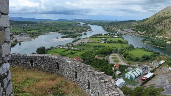 Kalaja e Rozafës, Shkodër — kryeqendra e Balshajve