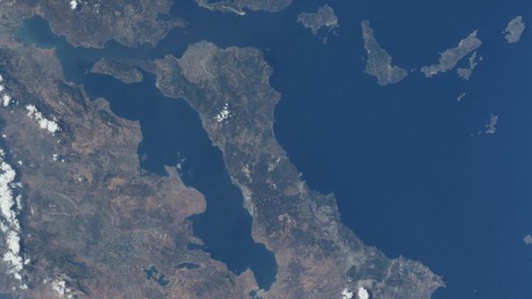 Bllokohen 33 mijë dosje të shqiptarëve në Evia