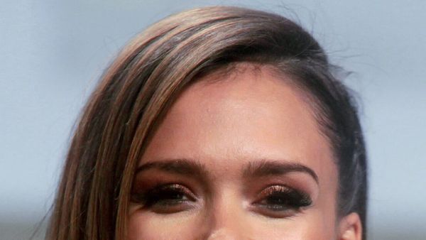 Çfarë pritet nga vazhdimi i "13 Going on 30" me Jessica Albë dhe kaston e ri?