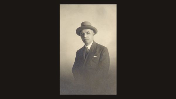 Aleksandër Xhuvani (1880–1961), portret i vitit 1933