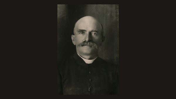 Ndre Mjeda (1866–1937), portret nga studio Marubi
