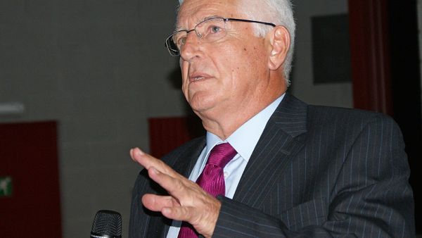 Dizdari boton libër mbi pullat postare të Kosovës — 15 emisione në 25 vjet