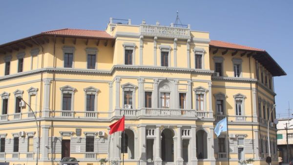Dorian Demiri merr Tatimet e Vlorës pasi u shkarkua me urdhër të Ramës