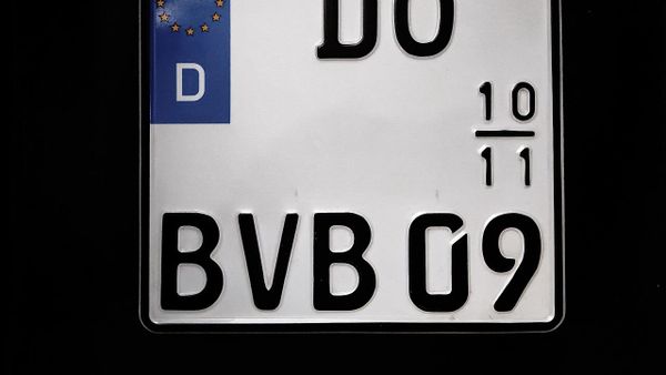 Dortmundi transferon Karetsas nga Genk për 32 milionë euro