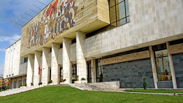 Fehim Zavalani e Gjergj Qiriazi themelojnë klubin "Bashkimi" në Manastir