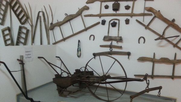 Ferizaj hap ekspozitë fotografike për trashëgiminë kulturore gjatë Ditëve të Mërgatës