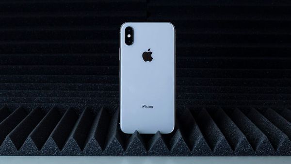 Gjykata lejon hapjen e 3 iPhone-ve për vjedhjen e 700 milionë lekëve