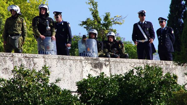 Greqia arreston shqiptarin Adriano Bushi për atentatin e prillit në Patra