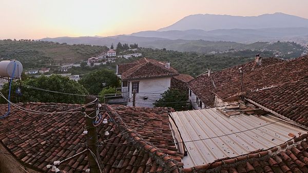 KEDS ndërpret rrymën në 6 rajone — disa zona pa energji deri në 9 orë