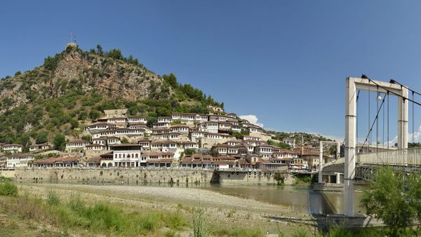 Qyteti i Beratit, ku u mblodh kongresi i shtatorit 1922 — Pudelek