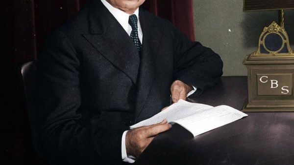 Faik Konica — portret nga studioja Harris & Ewing, Uashington, 1931