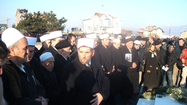Konjufca: Mërgata shqiptare është mërgatë e dëbimit, jo e zgjedhjes
