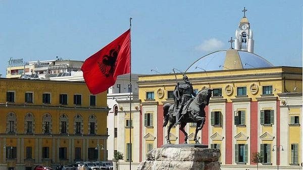 Konkurrenca detyron Vodafone e One të ulin çmimet për pensionistë e studentë