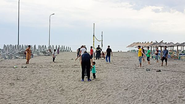 Ku mund të shfrytëzoni plazhin pa pagesë në Shëngjin?