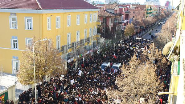 Kush u dëmtua nga protestat 40-ditëshe sipas Ardit Bidos?