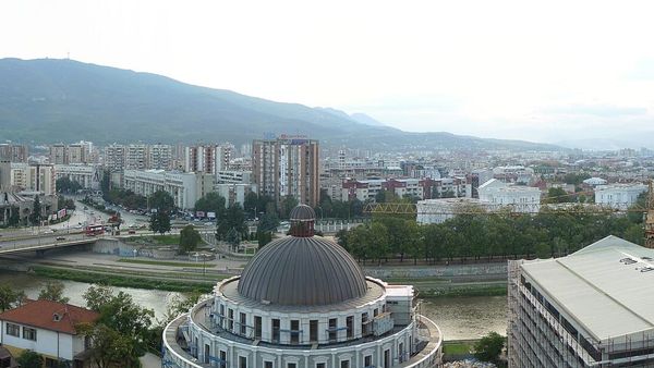 Kush zhvillon takimin për Shkupin më të shëndoshë?