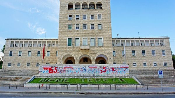 Maturantët nisin sot aplikimet në universitete