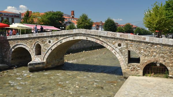 Mësuesit e diasporës mblidhen në Prizren për mësimin e shqipes